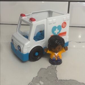 Paramedic Little People 2020